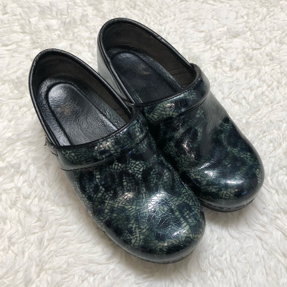 Dansko Green Snake Print Clog Mules Size 37 - image 2